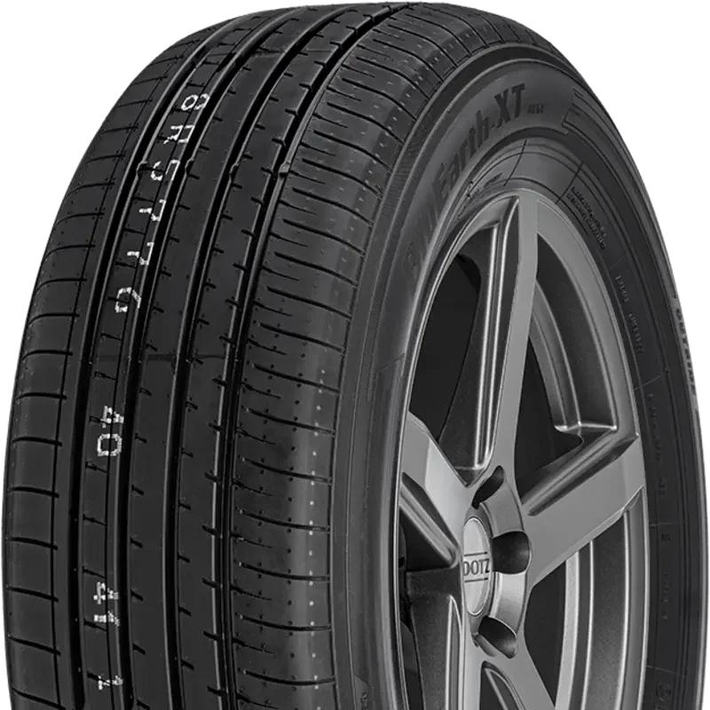 Yokohama BluEarth-XT AE61 215/65 R17 99 V